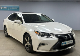 Подержанный автомобиль Lexus ES 2016 года (3 фото)