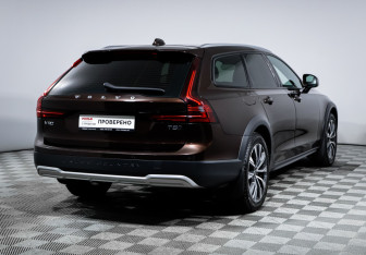 Подержанный автомобиль Volvo V90 Cross Country 2021 года (5 фото)