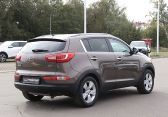 Подержанный автомобиль Kia Sportage 2010 года (5 фото)