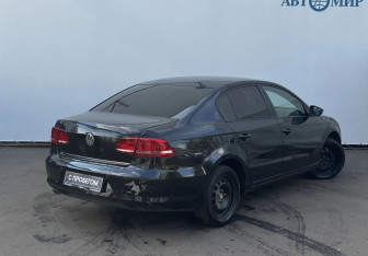 Подержанный автомобиль Volkswagen Passat Sedan 2012 года (5 фото)