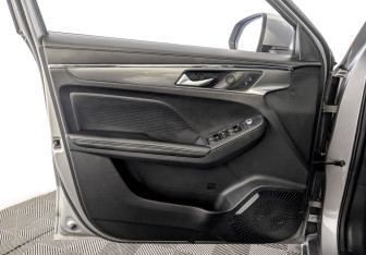 Подержанный автомобиль Haval Jolion 2022 года (19 фото)