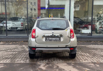 Подержанный автомобиль Renault Duster 2013 года (7 фото)