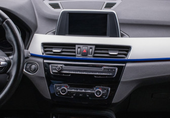 Подержанный автомобиль BMW X1 2018 года (14 фото)