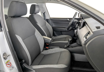 Подержанный автомобиль Skoda Rapid Liftback 2021 года (23 фото)