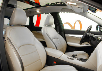 Подержанный автомобиль Infiniti QX50 2018 года (32 фото)