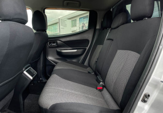 Подержанный автомобиль Mitsubishi L200 2022 года (10 фото)