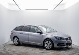 Подержанный автомобиль Peugeot 308 Wagon 2017 года (3 фото)