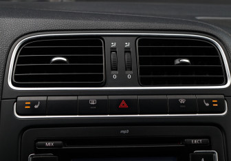 Подержанный автомобиль Volkswagen Polo Sedan 2012 года (10 фото)