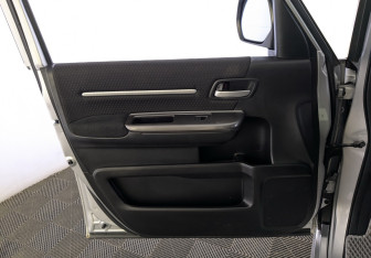 Подержанный автомобиль Honda Stepwgn 2018 года (26 фото)