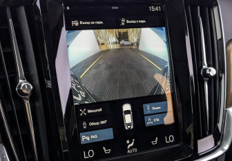 Подержанный автомобиль Volvo S90 2019 года (25 фото)