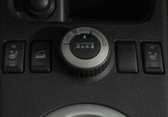 Подержанный автомобиль Nissan X-Trail 2007 года (16 фото)