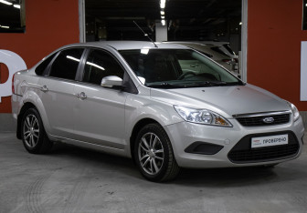 Подержанный автомобиль Ford Focus Sedan 2010 года (3 фото)