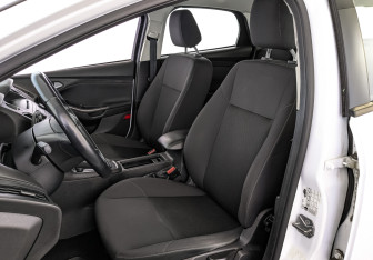 Подержанный автомобиль Ford Focus Hatchback 2018 года (20 фото)