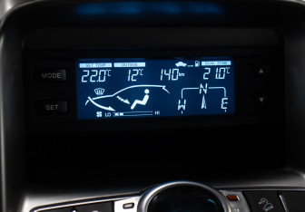 Подержанный автомобиль Chevrolet Captiva 2014 года (19 фото)