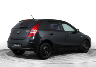 Подержанный автомобиль Hyundai i30 Hatchback 2009 года (5 фото)