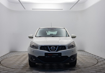 Подержанный автомобиль Nissan Qashqai 2011 года (2 фото)