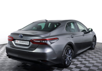Подержанный автомобиль Toyota Camry Sedan 2022 года (5 фото)