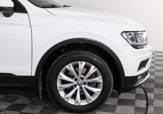 Подержанный автомобиль Volkswagen Tiguan 2020 года (13 фото)