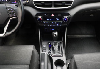 Подержанный автомобиль Hyundai Tucson 2018 года (10 фото)