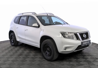 Подержанный автомобиль Nissan Terrano 2021 года (3 фото)