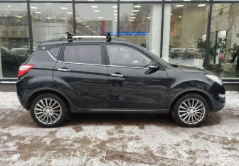 Подержанный автомобиль Changan CS35 2017 года (4 фото)