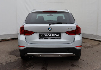 Подержанный автомобиль BMW X1 2014 года (5 фото)