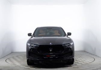 Подержанный автомобиль Maserati Levante 2017 года (2 фото)