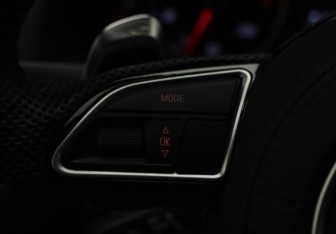Подержанный автомобиль Audi Q5 2012 года (12 фото)