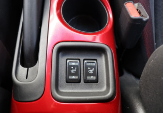 Подержанный автомобиль Nissan Juke 2011 года (20 фото)