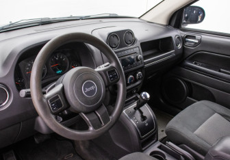 Подержанный автомобиль Jeep Compass 2011 года (9 фото)