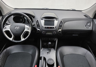 Подержанный автомобиль Hyundai ix35 2013 года (11 фото)