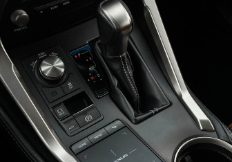 Подержанный автомобиль Lexus NX 2018 года (16 фото)