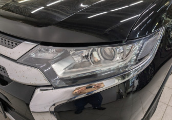 Подержанный автомобиль Mitsubishi Outlander 2019 года (11 фото)