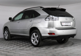Подержанный автомобиль Lexus RX 2007 года (7 фото)