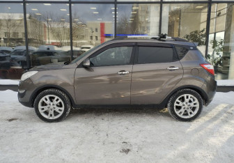 Подержанный автомобиль Changan CS35 2014 года (5 фото)