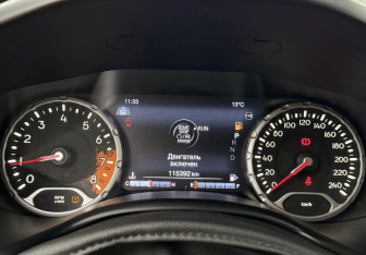 Подержанный автомобиль Jeep Renegade 2015 года (12 фото)