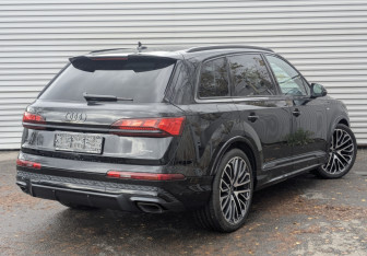 Новый Audi Q7 2025 (2 фото)