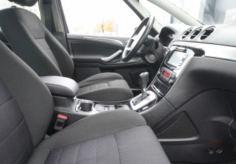 Подержанный автомобиль Ford S-MAX 2012 года (10 фото)