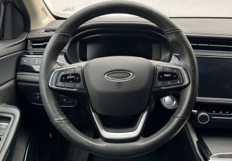 Подержанный автомобиль Omoda S5 2023 года (12 фото)
