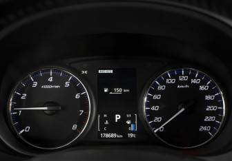 Подержанный автомобиль Mitsubishi Outlander 2014 года (11 фото)