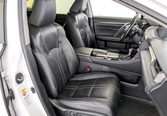 Подержанный автомобиль Lexus RX 2019 года (24 фото)