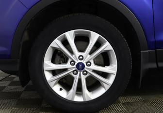 Подержанный автомобиль Ford Kuga 2017 года (5 фото)