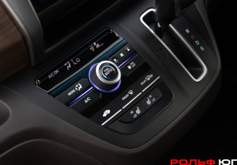 Подержанный автомобиль Honda Freed 2022 года (14 фото)