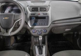 Подержанный автомобиль Chevrolet Cobalt Sedan 2014 года (14 фото)