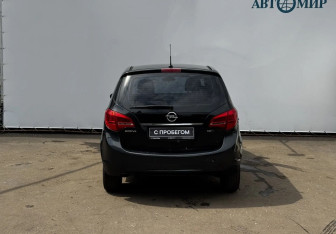 Подержанный автомобиль Opel Meriva 2012 года (7 фото)
