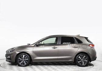 Подержанный автомобиль Hyundai i30 Hatchback 2022 года (8 фото)