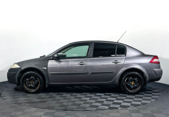 Подержанный автомобиль Renault Megane Sedan 2008 года (8 фото)