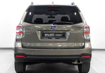 Подержанный автомобиль Subaru Forester Suv 2017 года (6 фото)