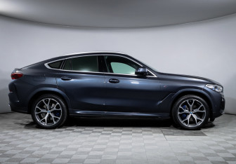 Подержанный автомобиль BMW X6 2020 года (4 фото)