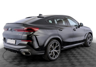 Подержанный автомобиль BMW X6 2021 года (5 фото)